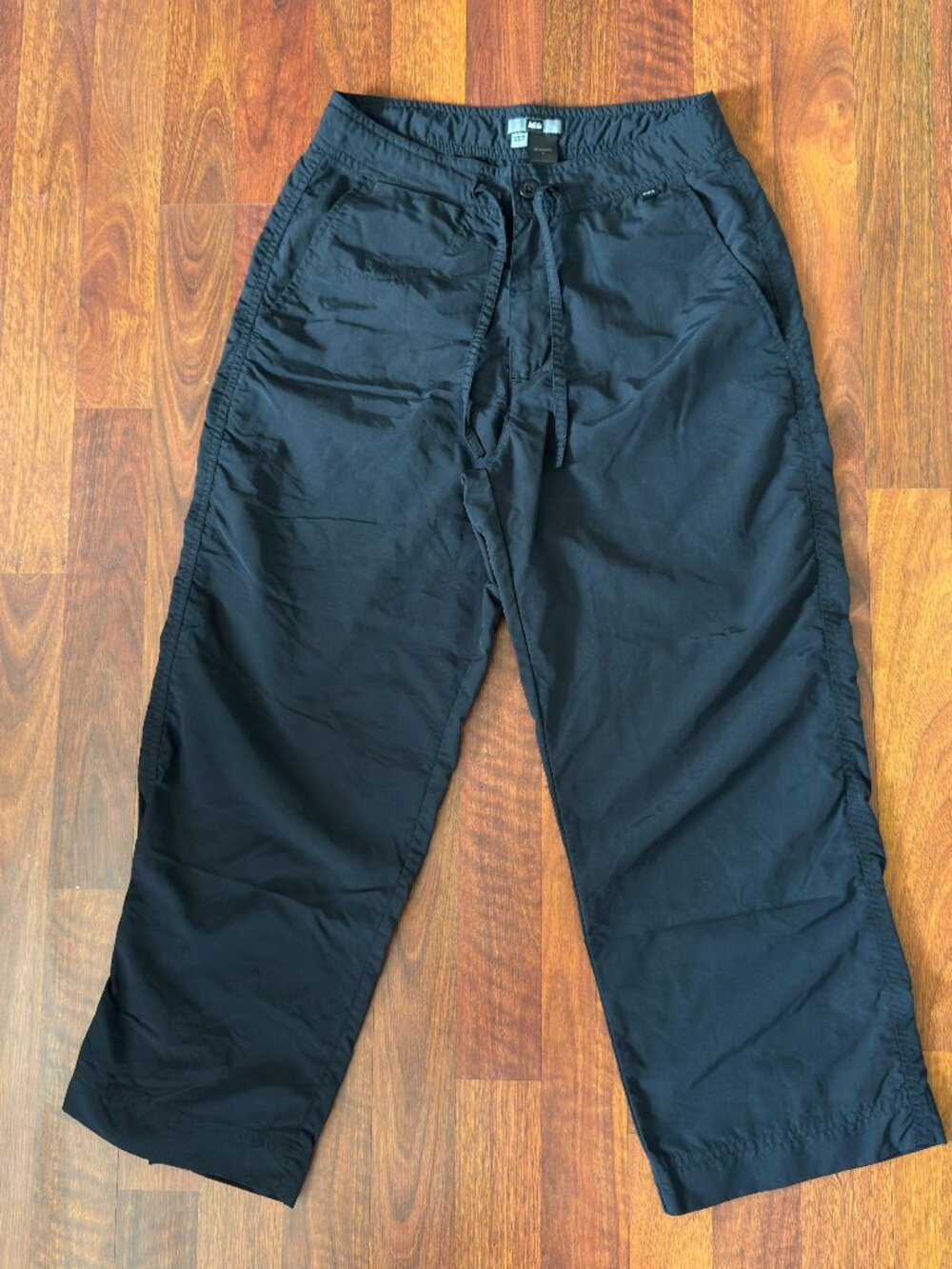 REI Co-Op Hiking Capri Pants Womens 4 Black Nylon Cropped Lightweight UPF 50+